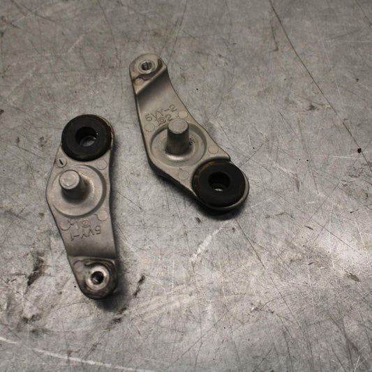 2007 Yamaha YZF R6 FRONT GAS TANK BRACKET MOUNT BB525