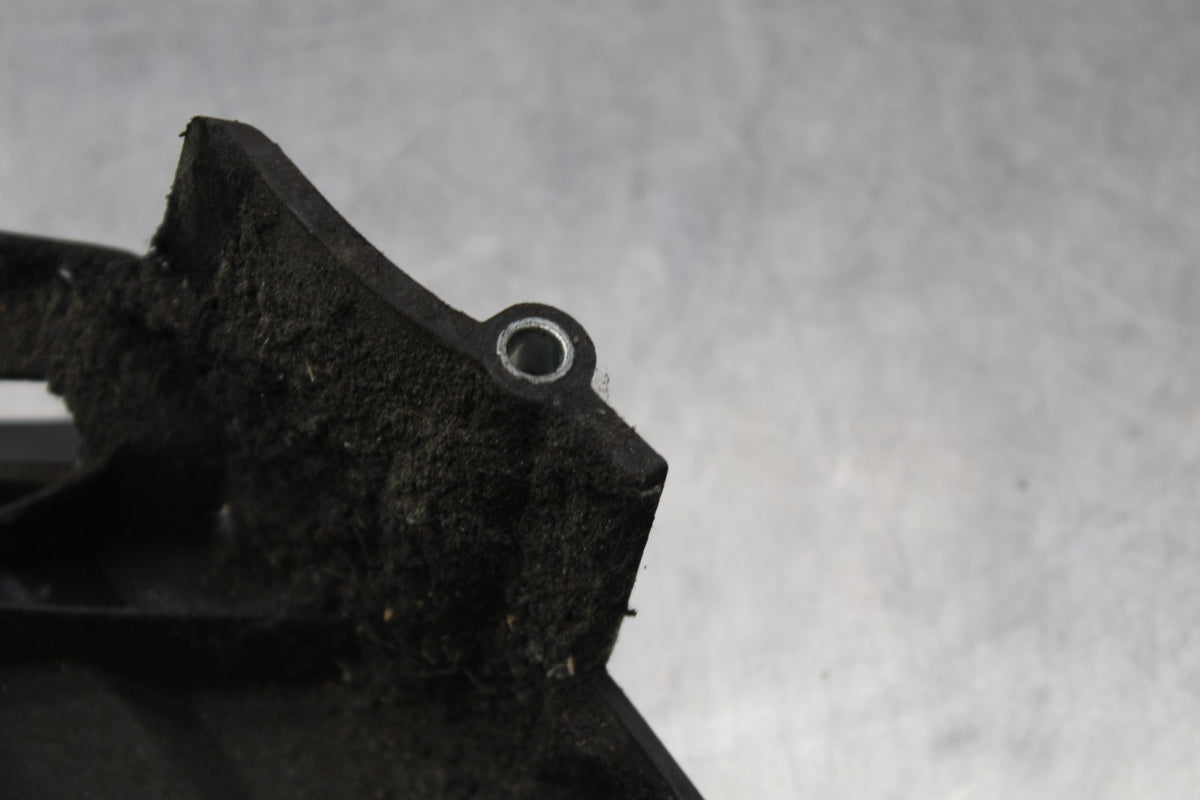 04-05 YAMAHA YZF R1 ENGINE SPROCKET COVER BB173