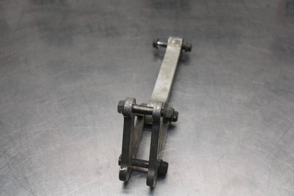 05 YAMAHA YZF R6 AFTERMARKET REAR DOGBONE SHOCK LINKAGE LINK BB814