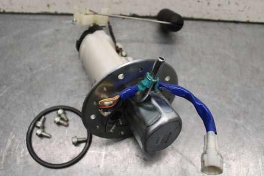 06-07 SUZUKI GSXR750 FUEL PUMP GAS PETROL SENDER UNIT 15100-01H00  BB670