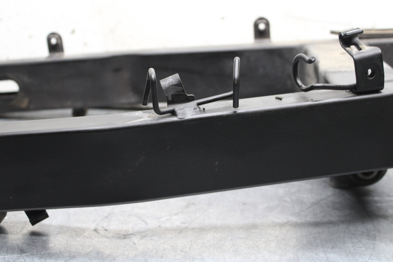 19-22 KAWASAKI Z400 REAR SWINGARM BACK SUSPENSION SWING ARM BB708