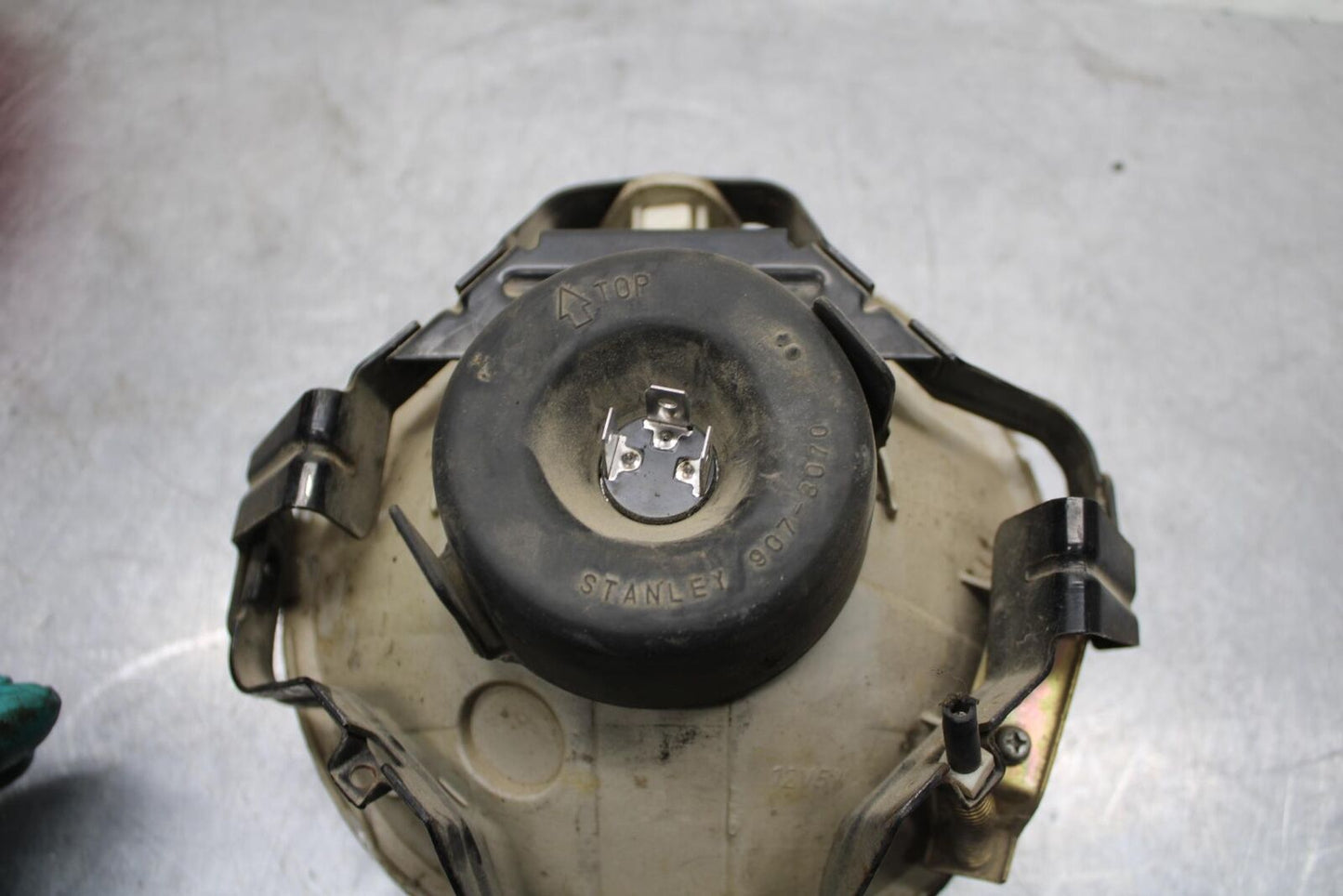 2005 Kawasaki Vulcan 1500 VN1500N Classic SINGLE HEADLIGHT HEAD LAMP LIGHT BB576