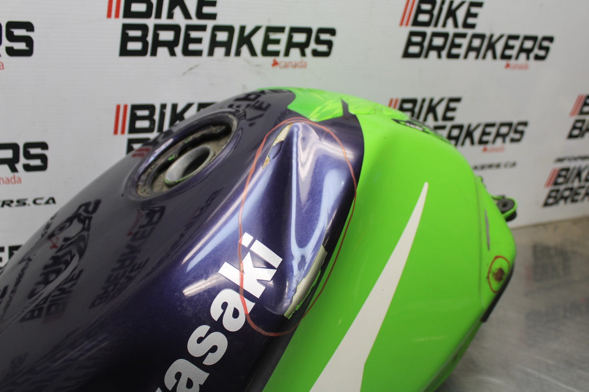 98 KAWASAKI NINJA ZX6 GAS TANK FUEL CELL PETROL RESERVOIR BB870