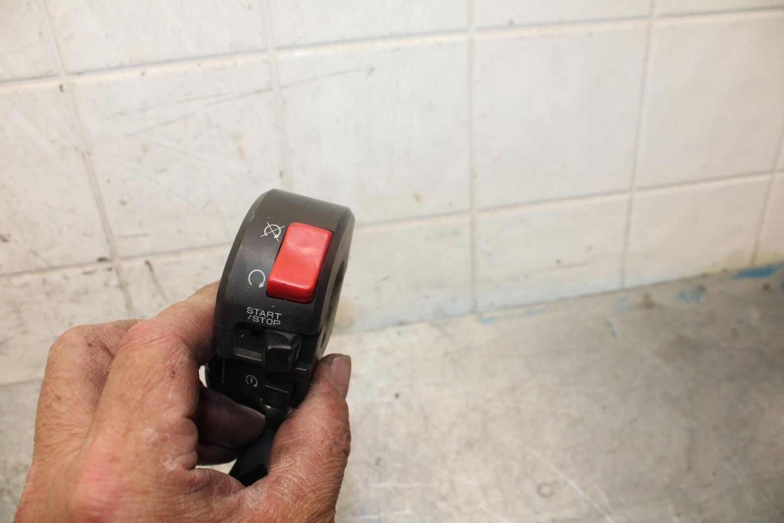 2007 Kawasaki Ninja ZX6R ZX600P RIGHT CLIP ON HANDLE KILL OFF START SWITCH BB47