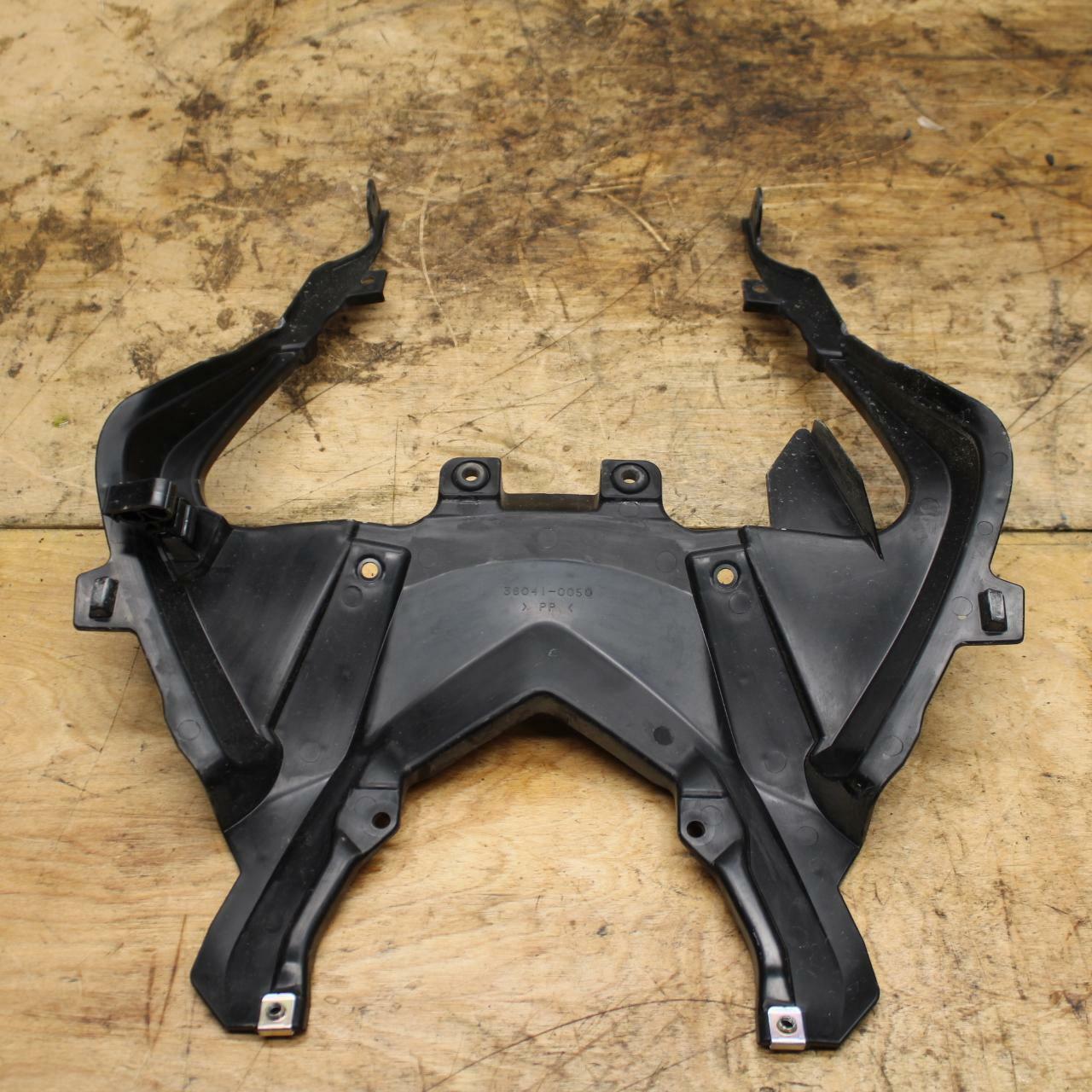 19-20 KAWASAKI NINJA ZX6R CENTER REAR BACK TAIL FAIRING COVER TRIM COWL BB338