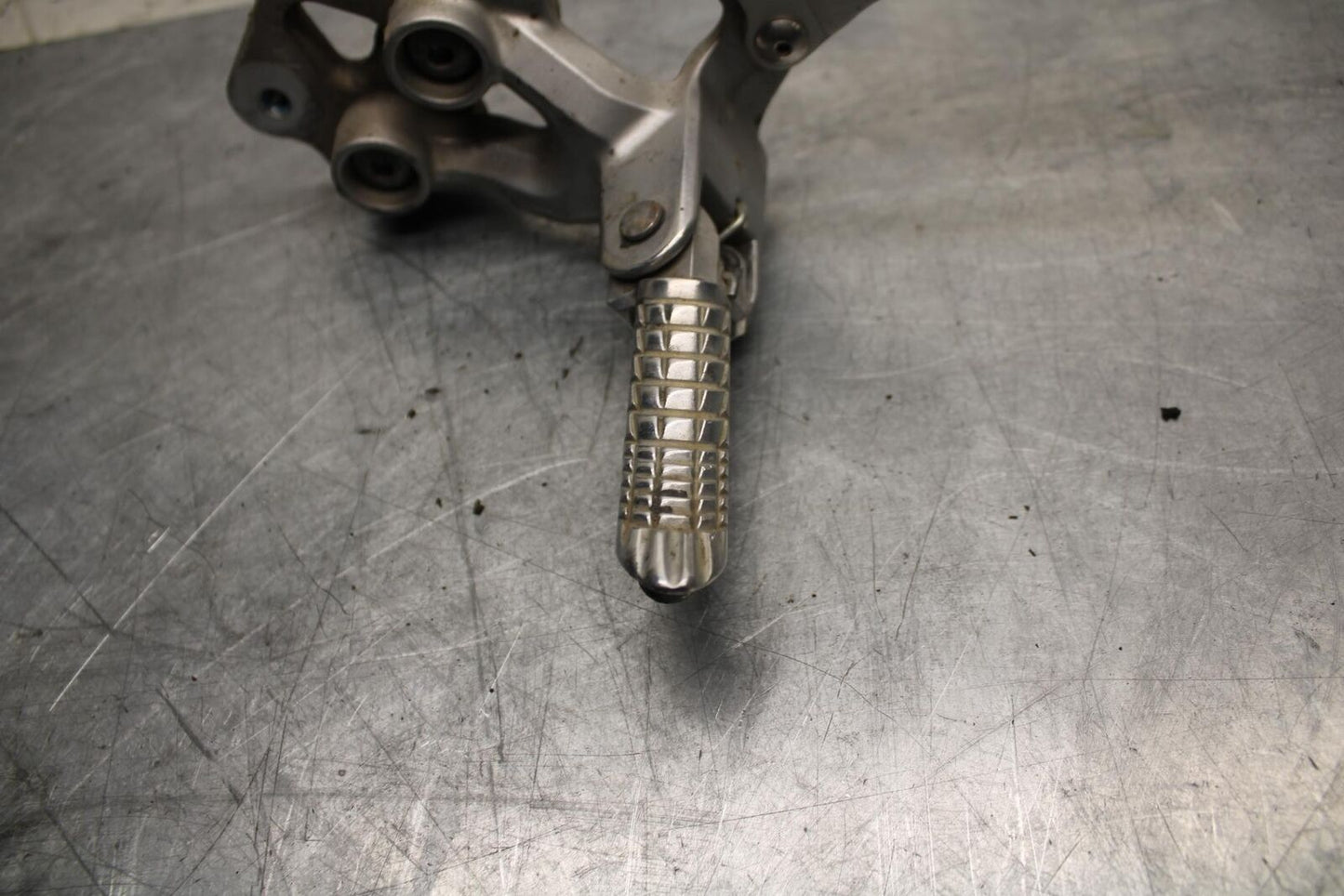 08-10 SUZUKI GSXR750 LEFT REARSET REAR SET DRIVER FOOT PEG REST STOP bb476 #B