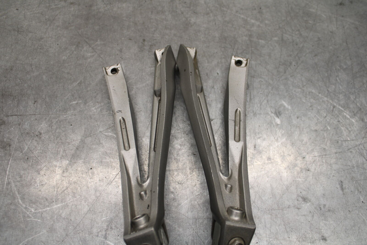 07-08 YAMAHA YZF R1 REAR BACK PASSENGER PEG SET PAIR BB724
