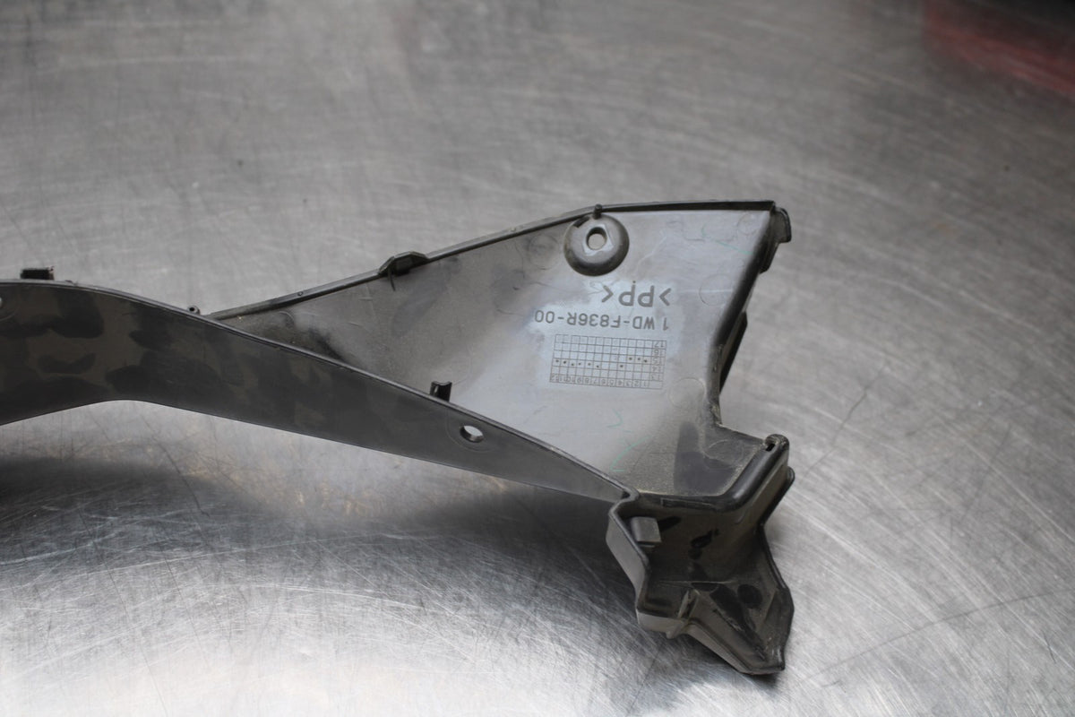 15-17 YAMAHA YZF R3 RIGHT FRONT UPPER FAIRING COWL PLASTIC BB651