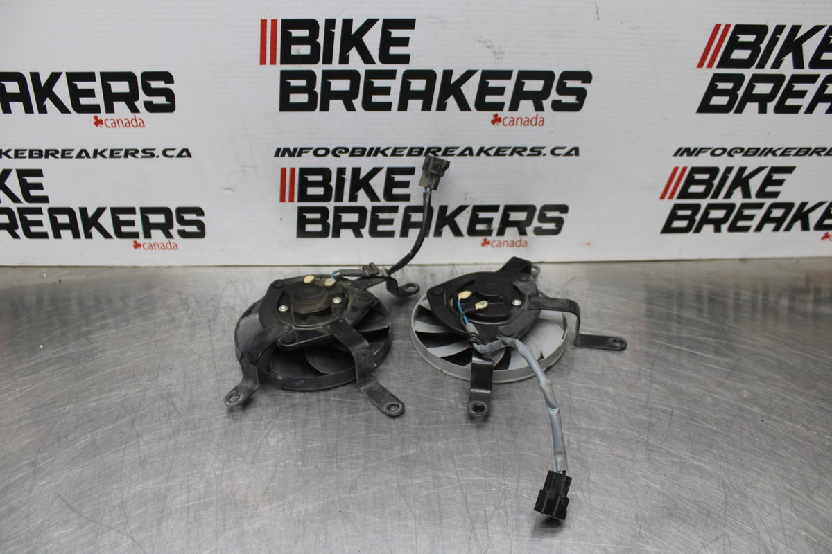 13 YAMAHA YZF R1 ENGINE RADIATOR COOLING FAN SET BB781