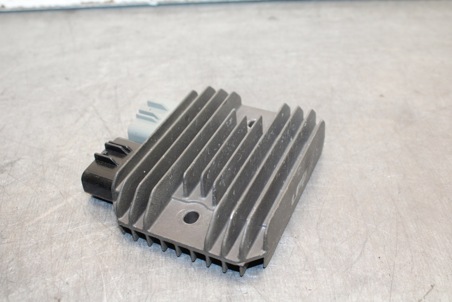 09-12 KAWASAKI NINJA ZX6R RECTIFIER VOLTAGE REGULATOR 21066-0028 BB698