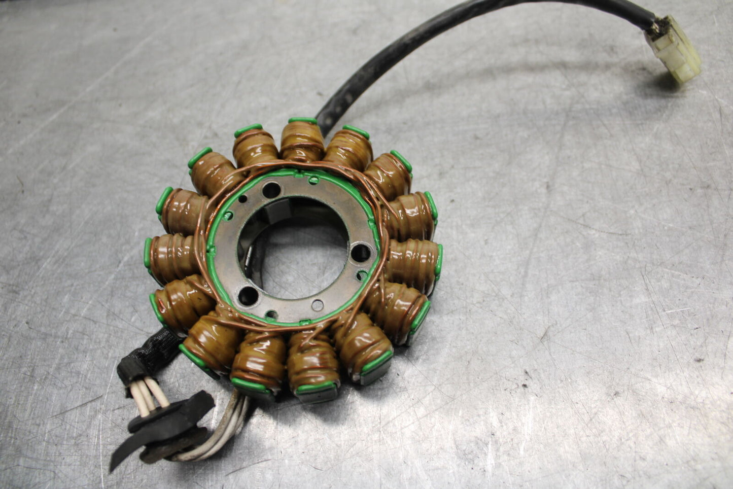 05-06 SUZUKI GSXR1000 STATOR GENERATOR ALTERNATOR MAGNETO 31401-41G00 BB677