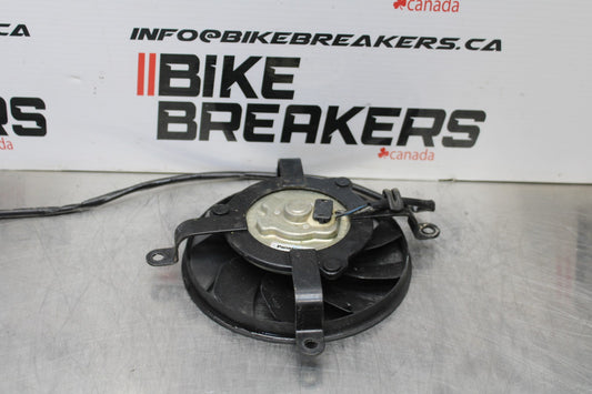 08 KAWASAKI VULCAN 900 ENGINE RADIATOR COOLING FAN BB184