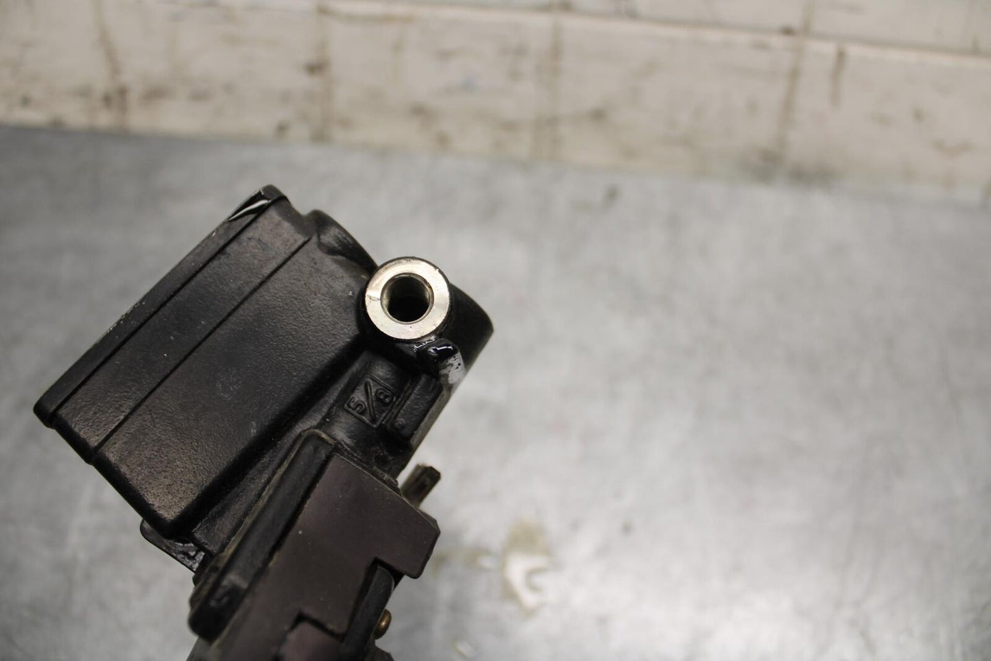 2001 Kawasaki Ninja ZX6 ZX600E FRONT BRAKE MASTER CYLINDER w/ LEVER BB547