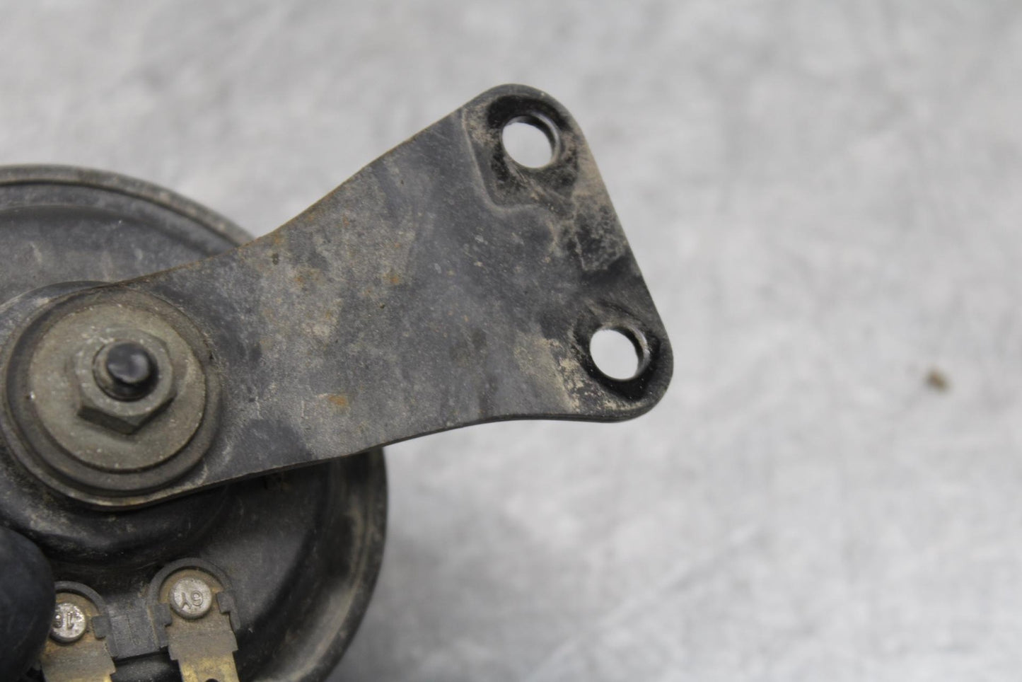93-07 YAMAHA VMAX 1200 HORN SIGNAL BB634