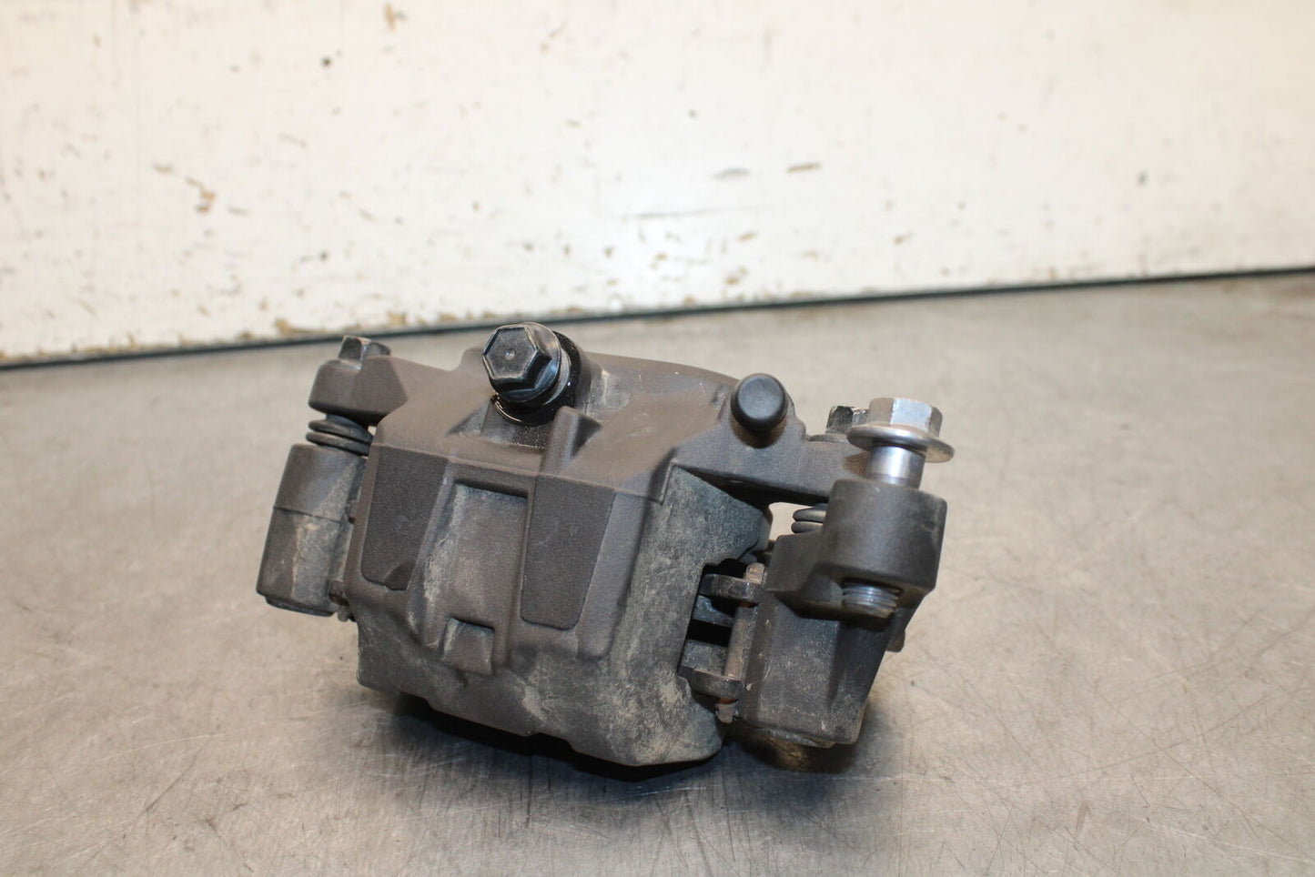 17-24 YAMAHA BOLT XVS950 LEFT FRONT BRAKE CALIPER BB729
