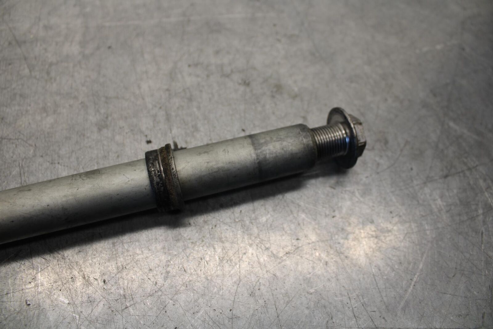 06-07 HONDA CBR1000RR FRONT WHEEL RIM AXLE PIVOT BOLT 44301-MCJ-000 BB75