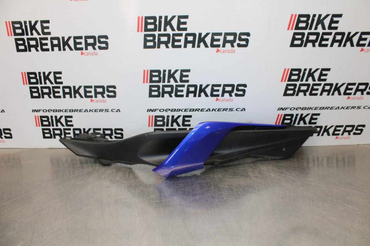 23-24 YAMAHA MT-07 LEFT REAR BACK TAIL FAIRING COWL SHROUD BB194