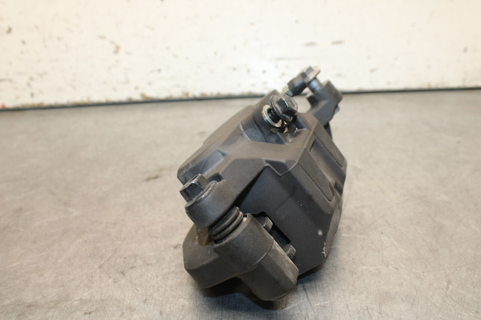 17-24 YAMAHA BOLT XVS950 LEFT FRONT BRAKE CALIPER BB729