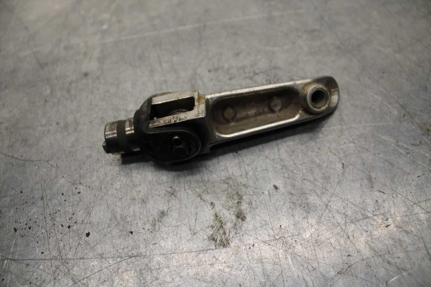 2002 Suzuki GSXR1000 LEFT FRONT FOOT REST PEG STEP 43526-35F00 BB73