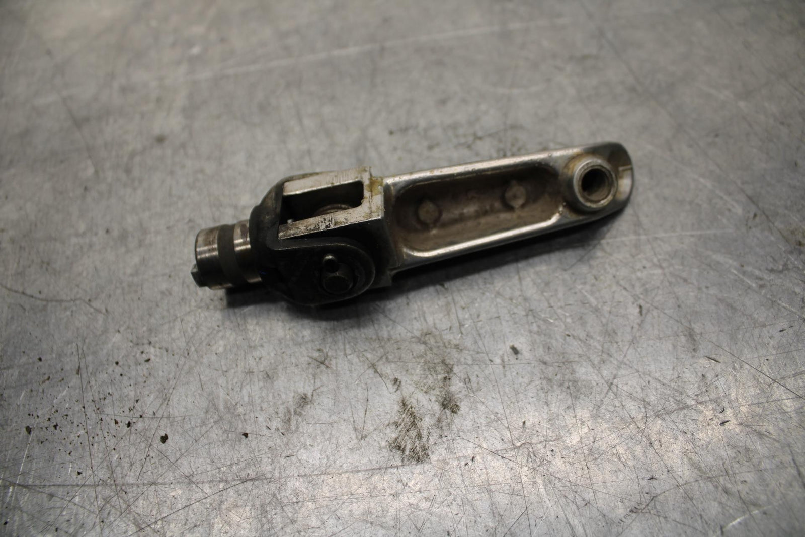 2002 Suzuki GSXR1000 LEFT FRONT FOOT REST PEG STEP 43526-35F00 BB73