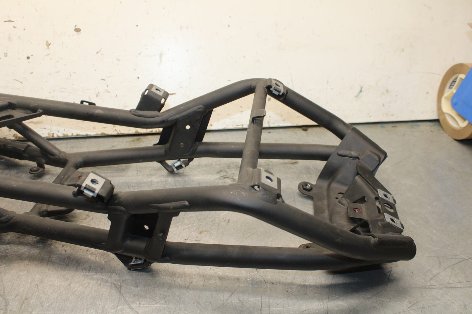 09-11 DUCATI STREETFIGHTER 1098 REAR SUBFRAME BACK SUB FRAME BB705