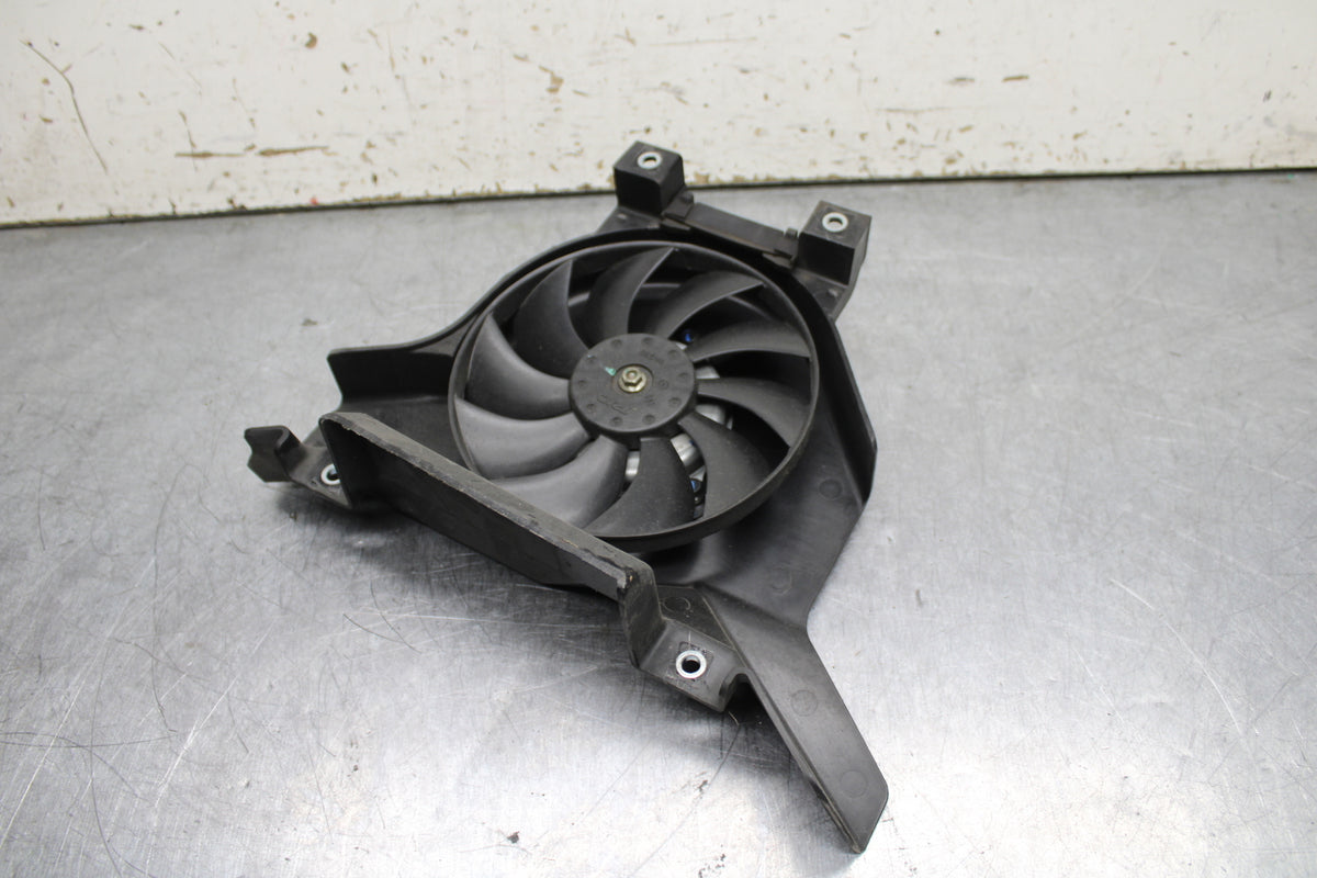 19-22 KAWASAKI Z400 ENGINE RADIATOR COOLING FAN BB738