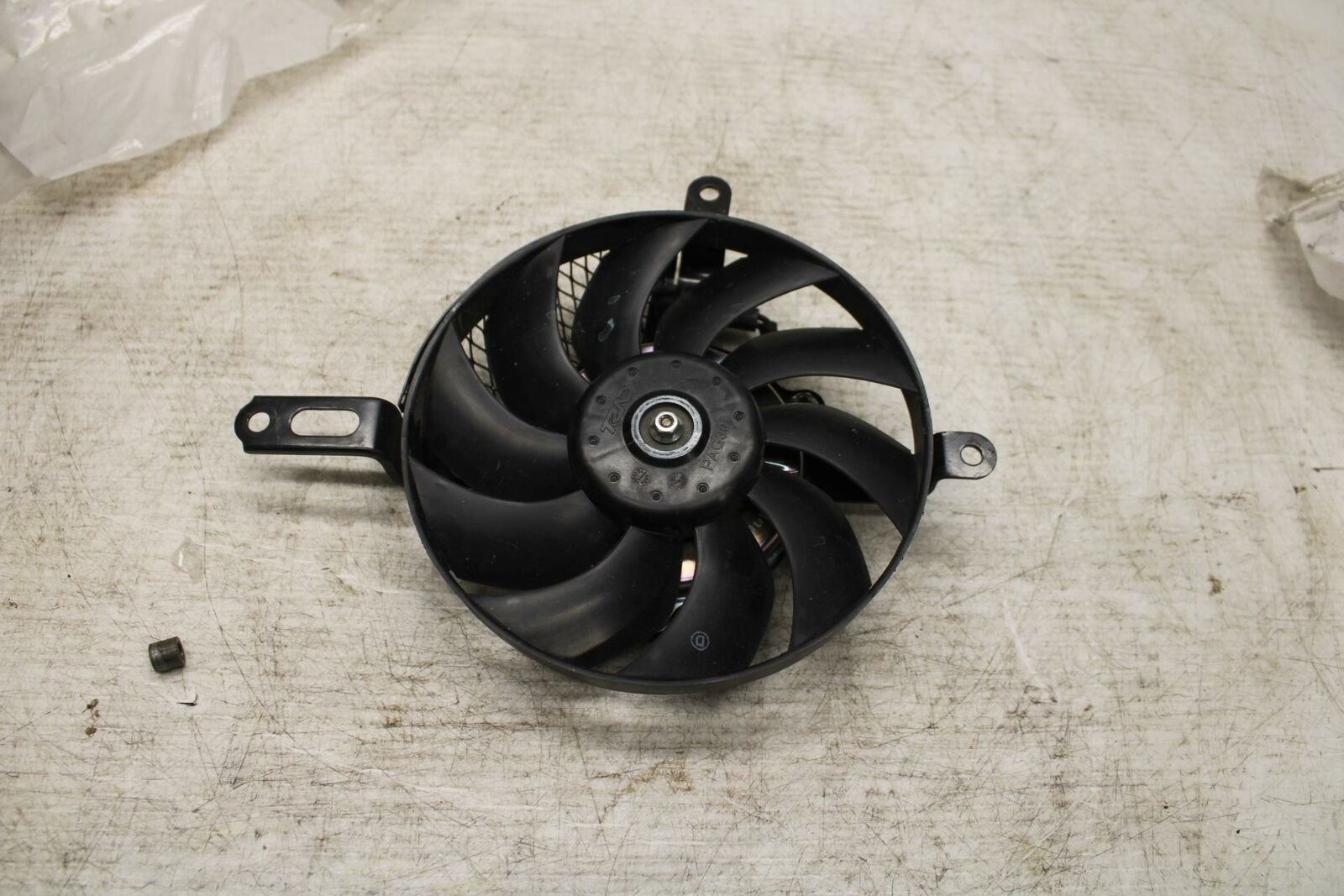 11-19 SUZUKI GSXR600 ENGINE RADIATOR COOLING FAN BB371