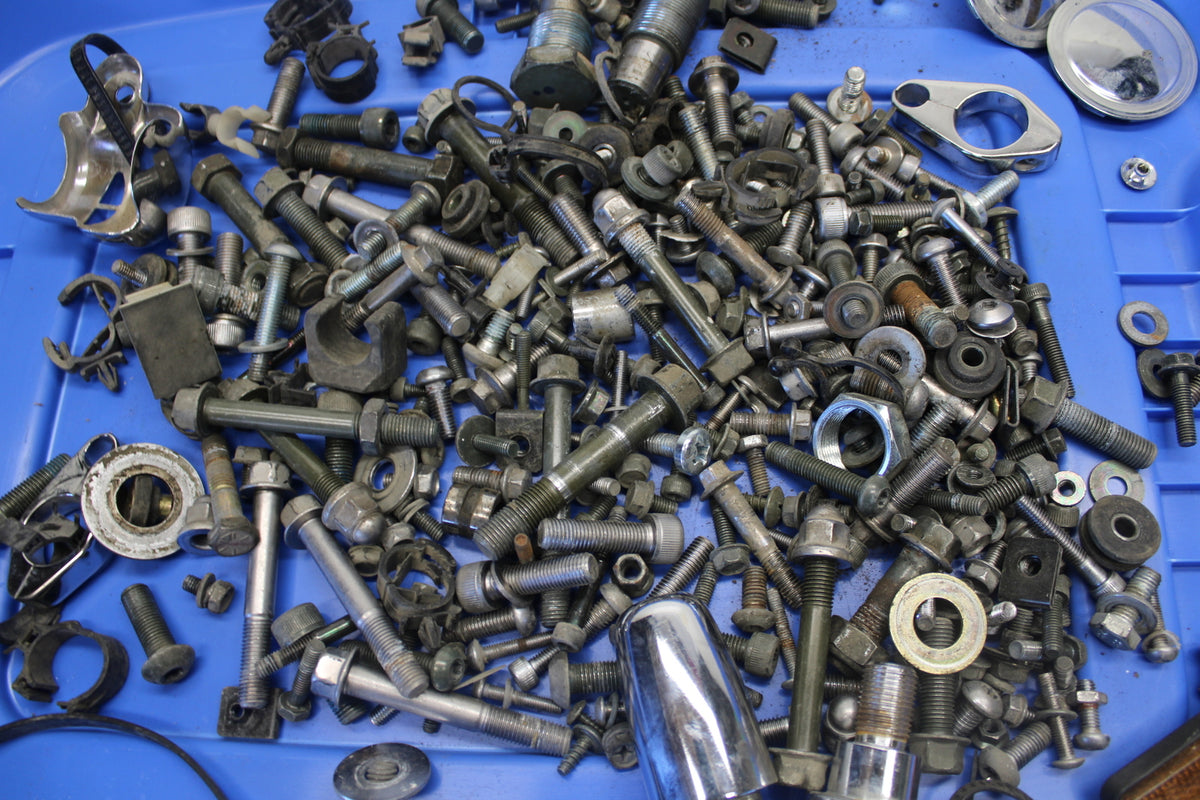 05-06 YAMAHA ROYAL STAR MOUNTING BOLTS HARDWARE MOTOR SCREWS BB697