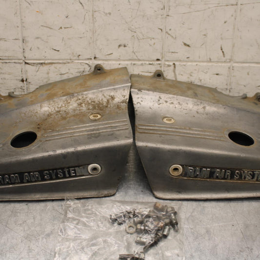 75 SUZUKI GT 550 RIGHT RAM AIR INTAKE DUCT TUBE BB67