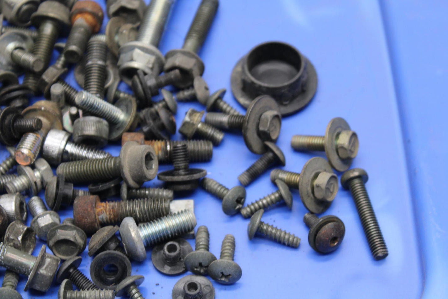 1995 Suzuki RF600R MISCELLANEOUS MOUNTING BOLTS HARDWARE MOTOR  BB615