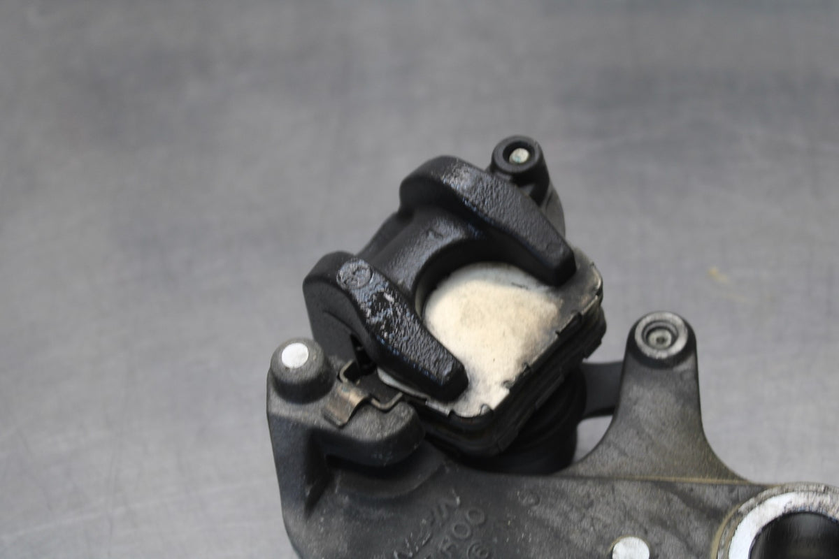 11-22 SUZUKI GSXR 600  REAR BACK BRAKE CALIPER W MOUNT BRACKET BB193