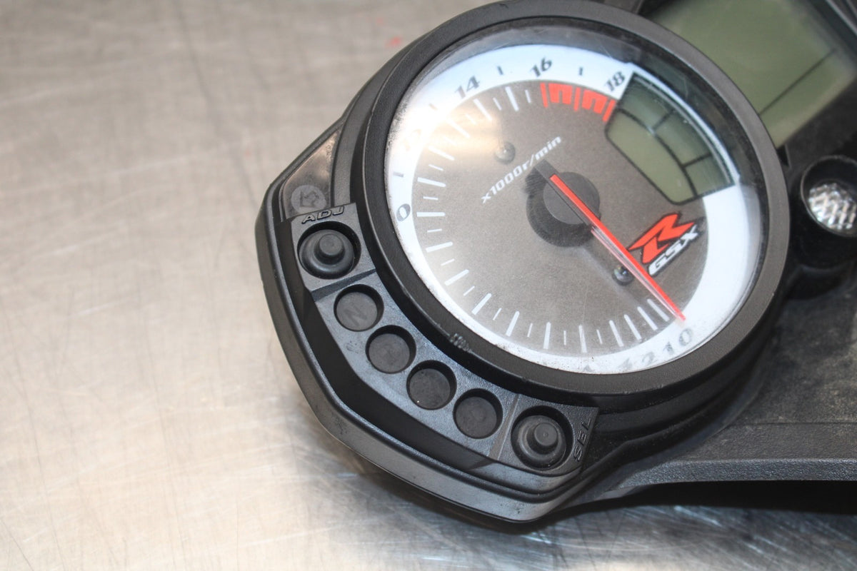 08-10 SUZUKI GSXR 600 SPEEDO GAUGES DISPLAY CLUSTER SPEEDOMETER TACHOMETER BB803
