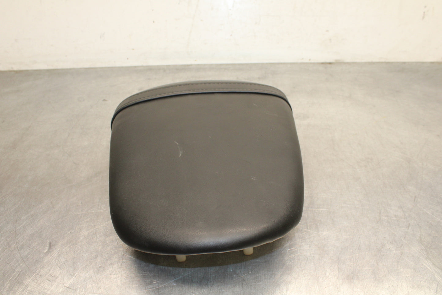 09 SUZUKI GSXR600 REAR BACK PASSENGER TANDEM SEAT PAD SADDLE PILLION BB759