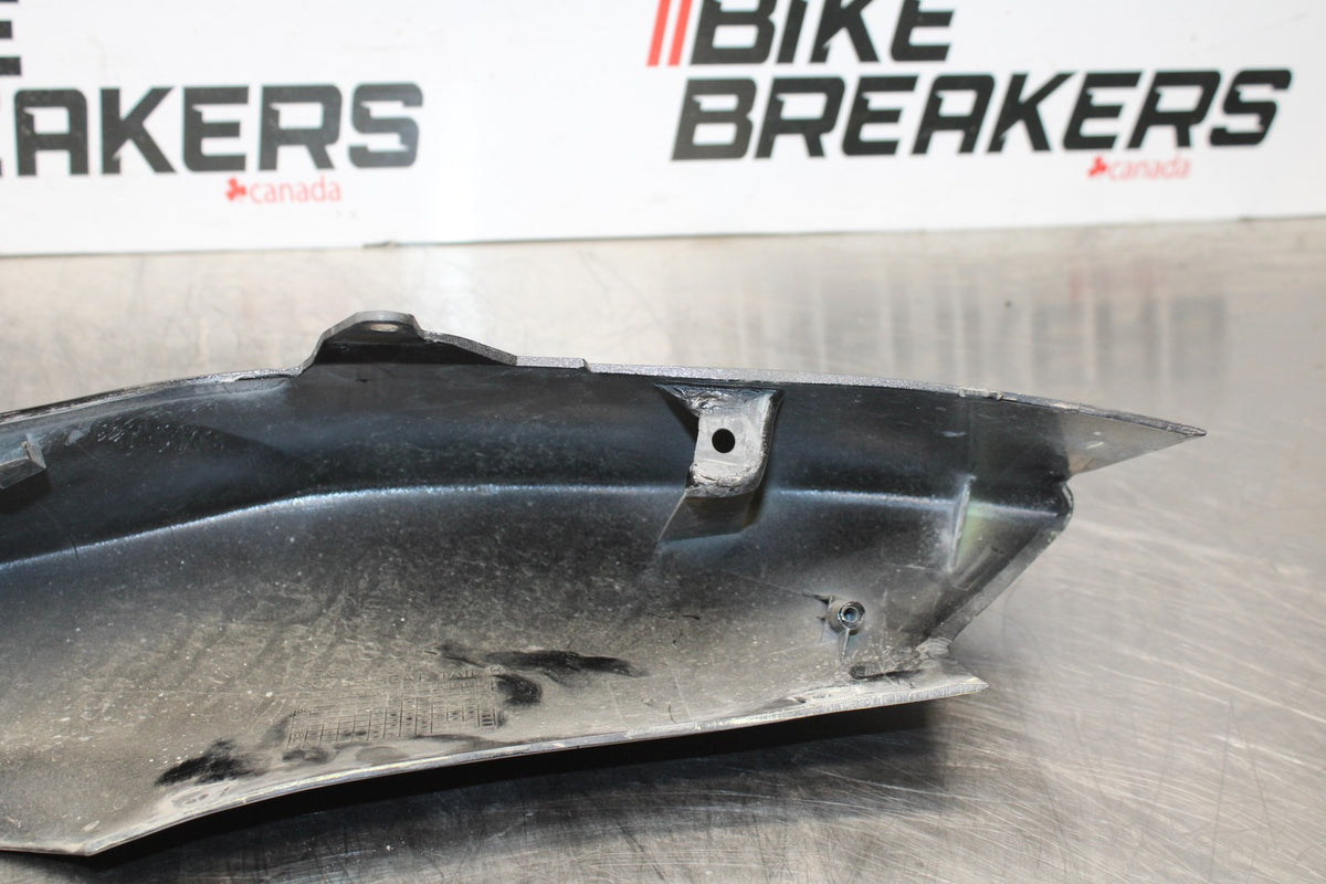 06-07 SUZUKI GSXR 600 RIGHT REAR BACK TAIL FAIRING COWL SHROUD BB178