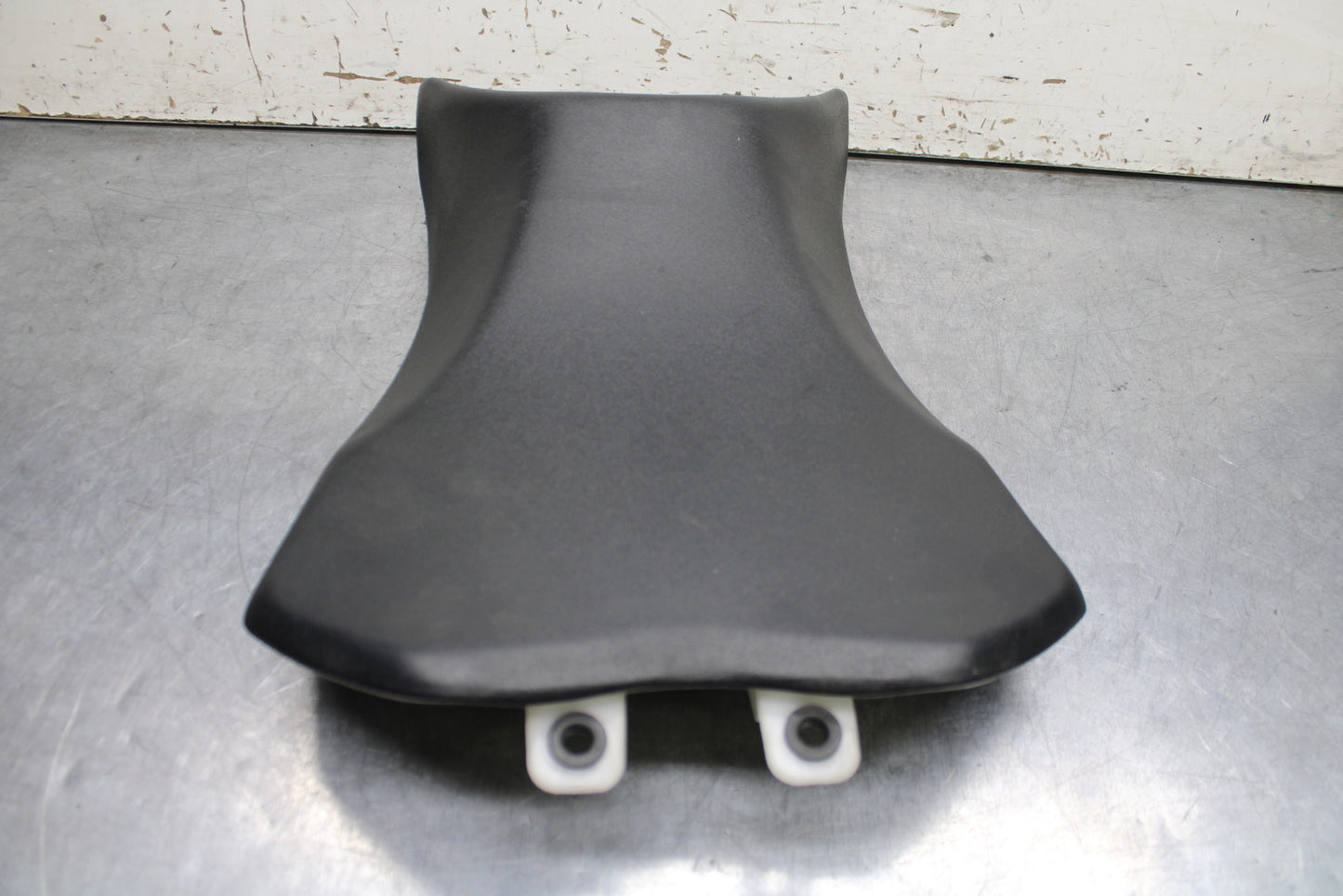 12-13 KAWASAKI Z1000 FRONT DRIVERS SEAT PAD SADDLE PILLION BB743