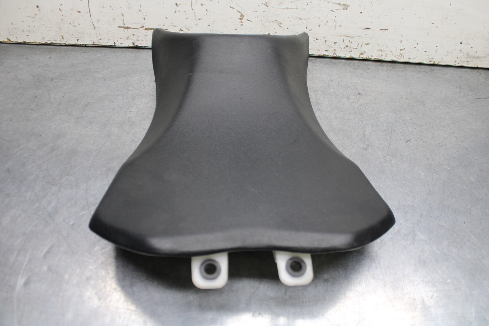 12-13 KAWASAKI Z1000 FRONT DRIVERS SEAT PAD SADDLE PILLION BB743