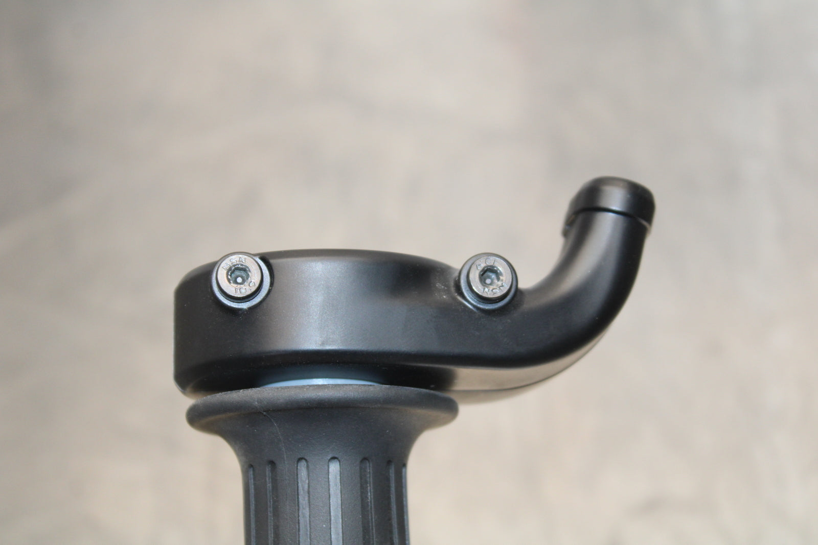 23-24 KAWASAKI NINJA ZX14R NEW!! THROTTLE CABLE LINE HOUSING GUIDE BB153