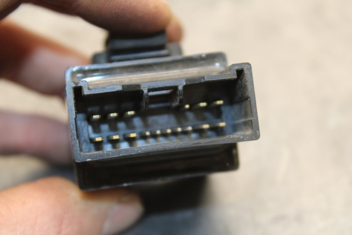 04-05 YAMAHA YZF R1 RELAY ASSEMBLY FUSE BOX BB131