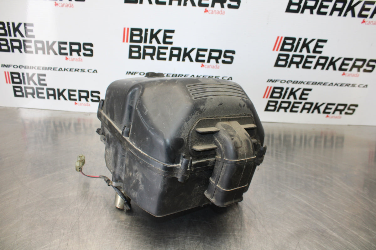 03 SUZUKI SV650S AIRBOX AIR INTAKE FILTER BOX BB167