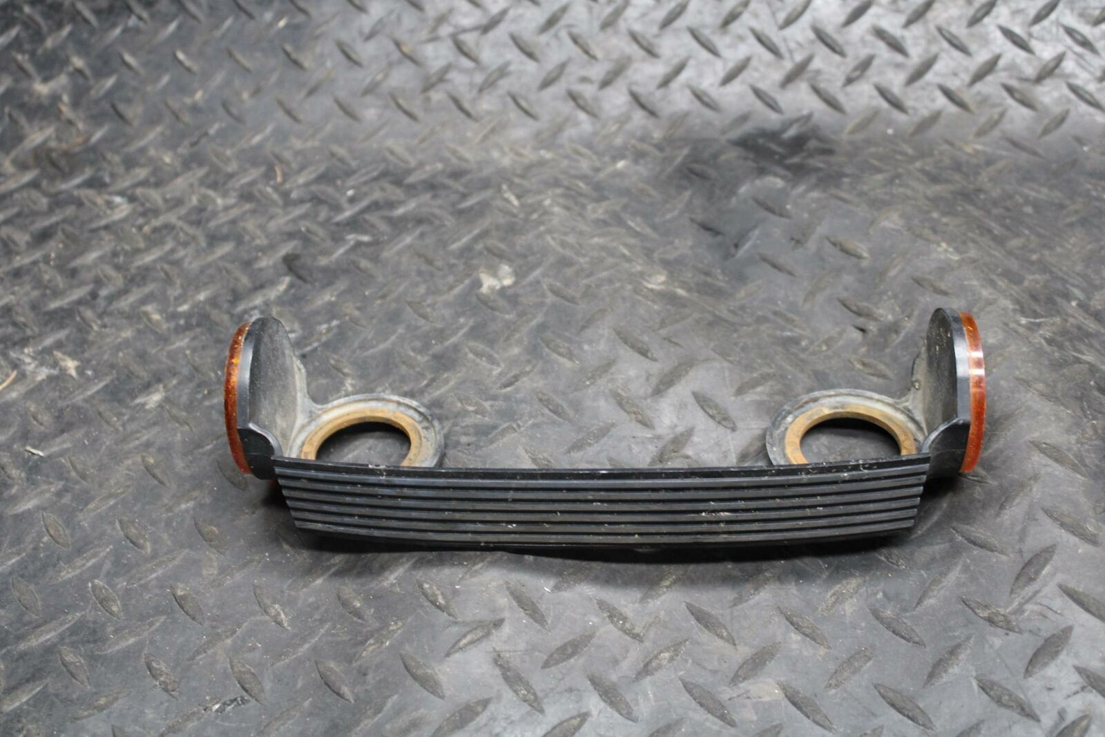 78 SUZUKI GS550E FRONT FORKS CLAMP LOWER TRIPLE TREE COVER TRIM CAP BB212