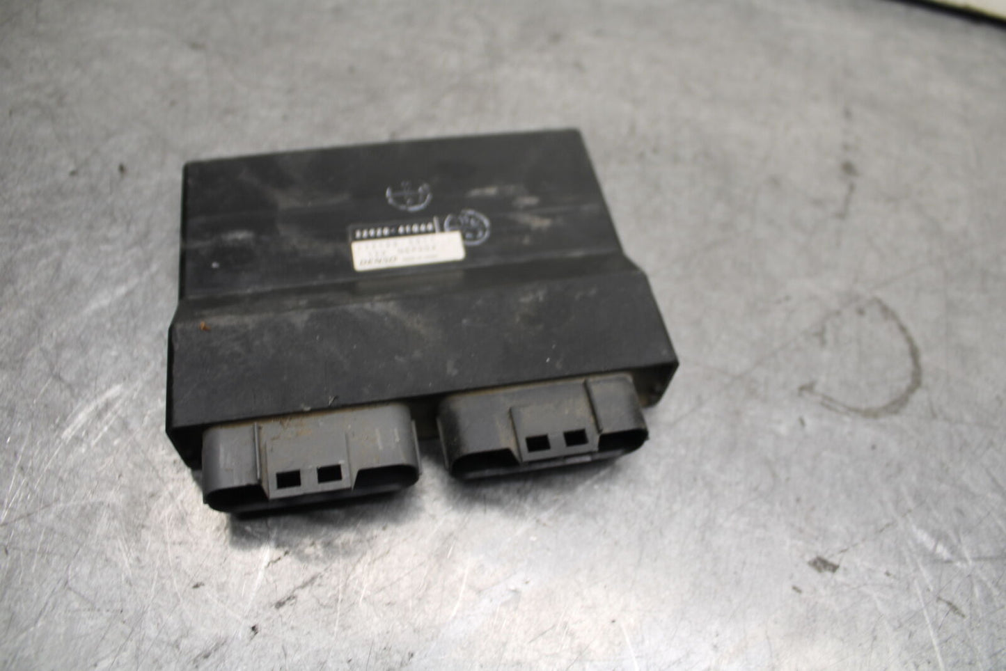 05-06 SUZUKI GSXR1000 ECU COMPUTER CONTROLLER UNIT BLACK BOX ECM CDI  BB677