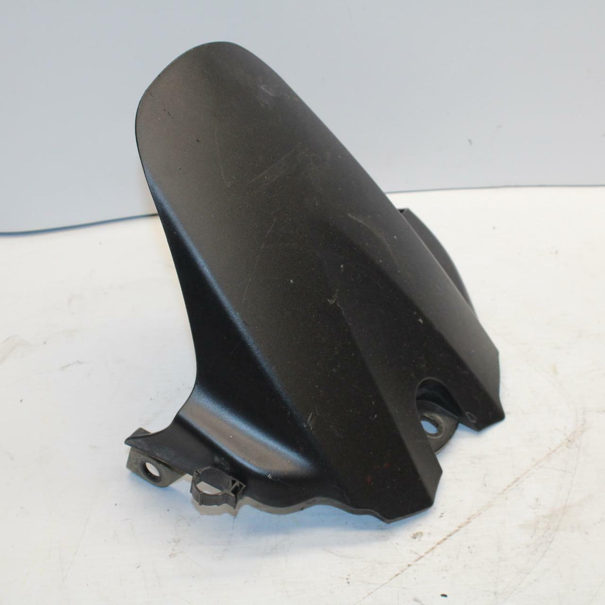 08-09 SUZUKI GSXR600 REAR BACK WHEEL TIRE HUGGER FENDER BB250