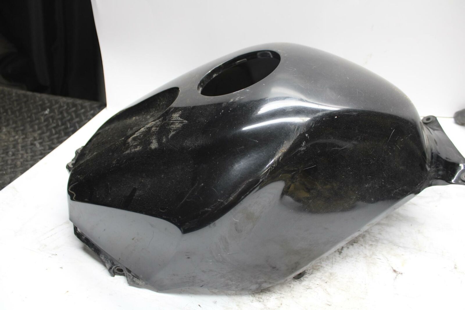 03-04 HONDA CBR600RR GAS TANK FUEL CELL COVER FAIRING COWL BB253