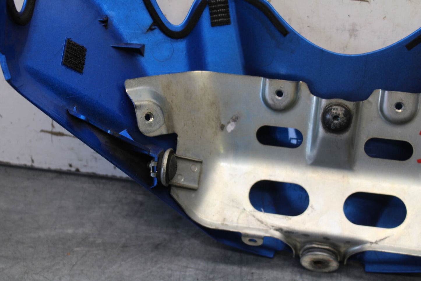 08-09 SUZUKI GSXR600 FRONT GAS TANK FUEL CELL FAIRING COWL COVER TRIM BB204