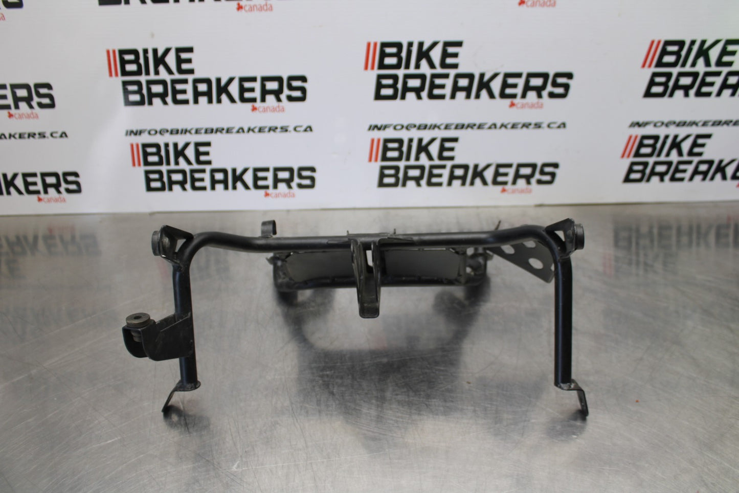 08-18 KAWASAKI KLR650 UPPER FAIRING MIRROR GAUGES STAY BRACKET BB183