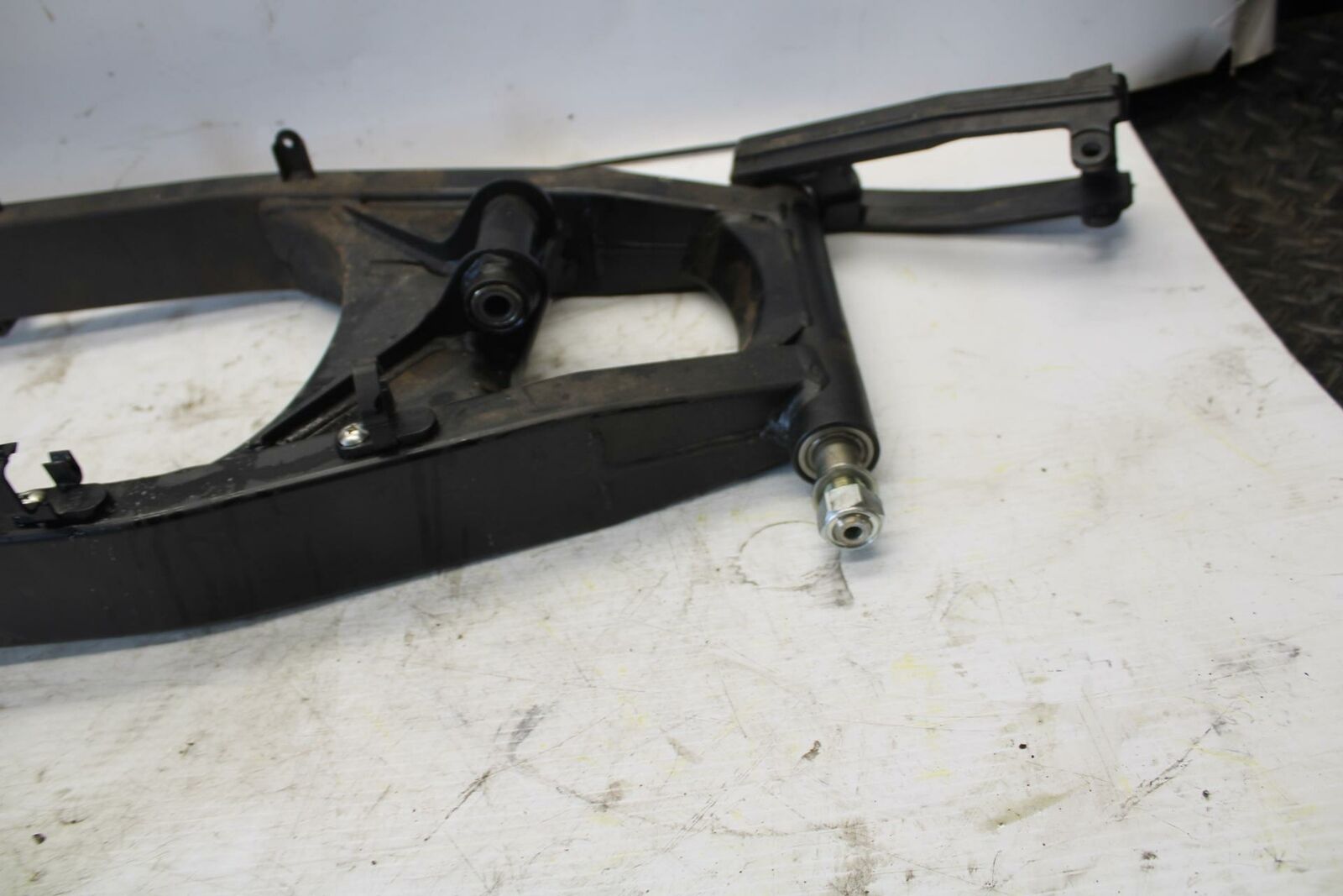07-12 SUZUKI BANDIT 650F REAR SWINGARM BACK SUSPENSION SWING ARM BB280