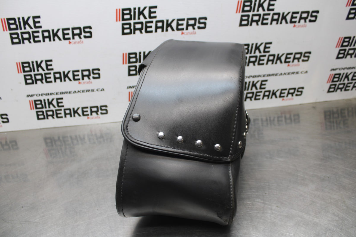 07 HONDA VTX1300R RIGHT SIDE CARGO LUGGAGE SADDLEBAG BAG COMPARTMENT BB825