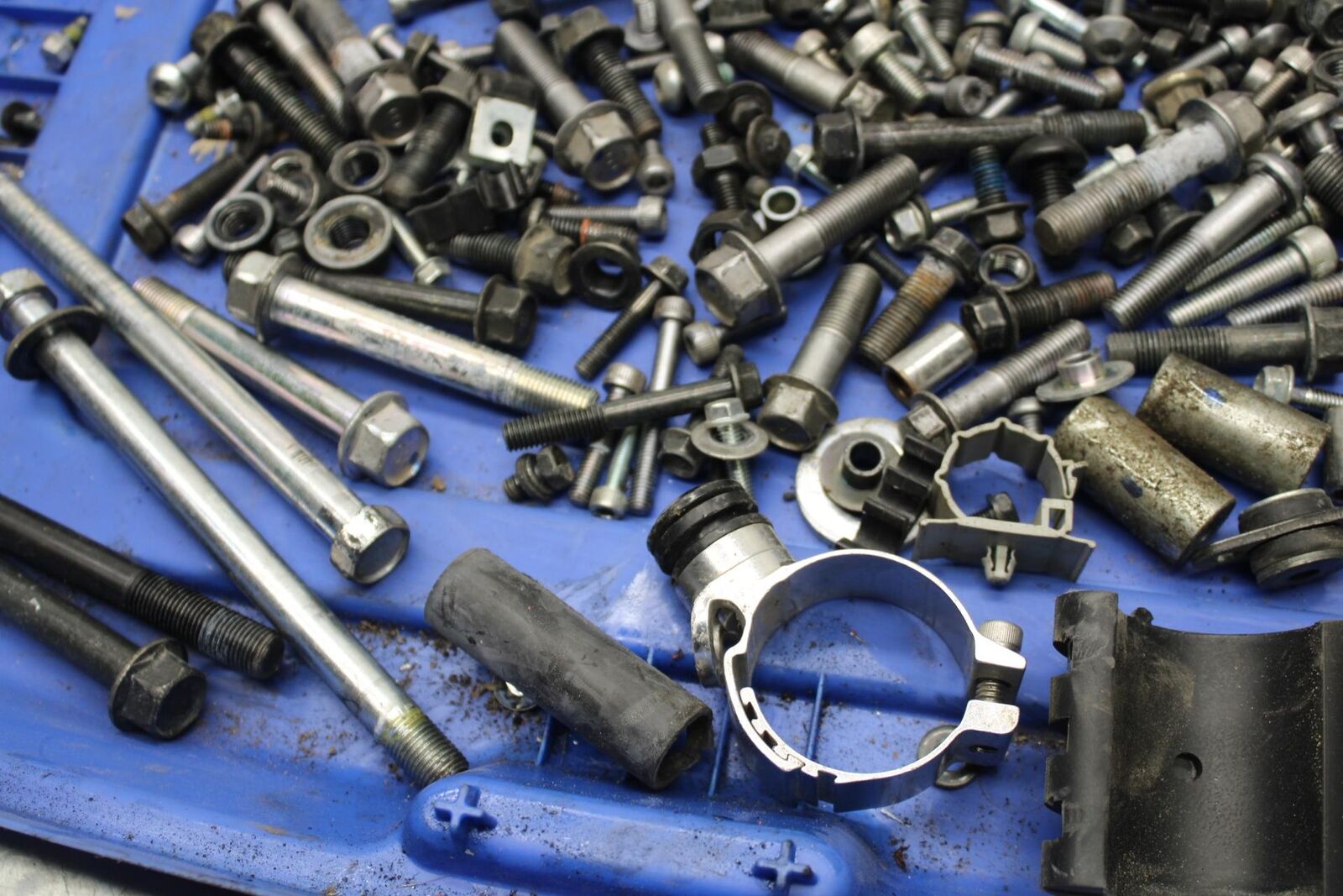 06-14 YAMAHA ROADLINER S XV1900S MISCELLANEOUS MOUNTING BOLTS HARDWARE BB619 