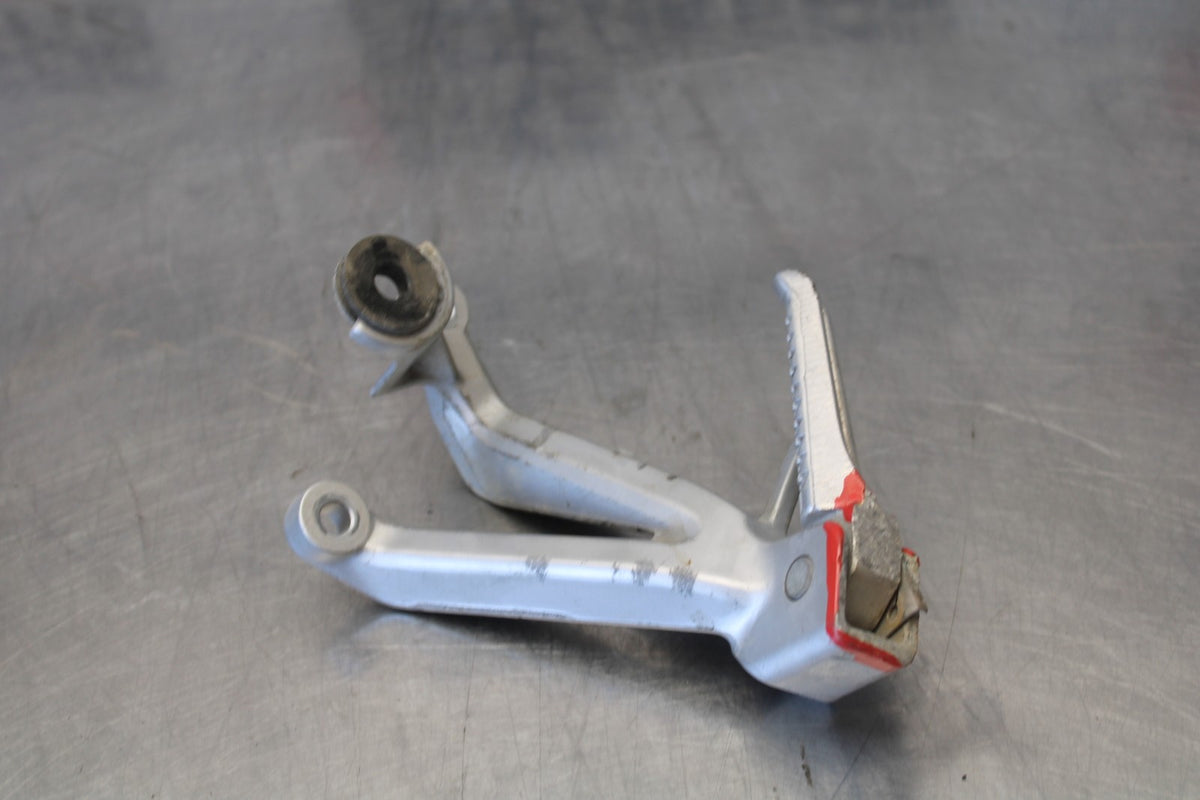 97-00 SUZUKI GSXR600 SRAD LEFT REAR BACK PASSENGER PEG BB921