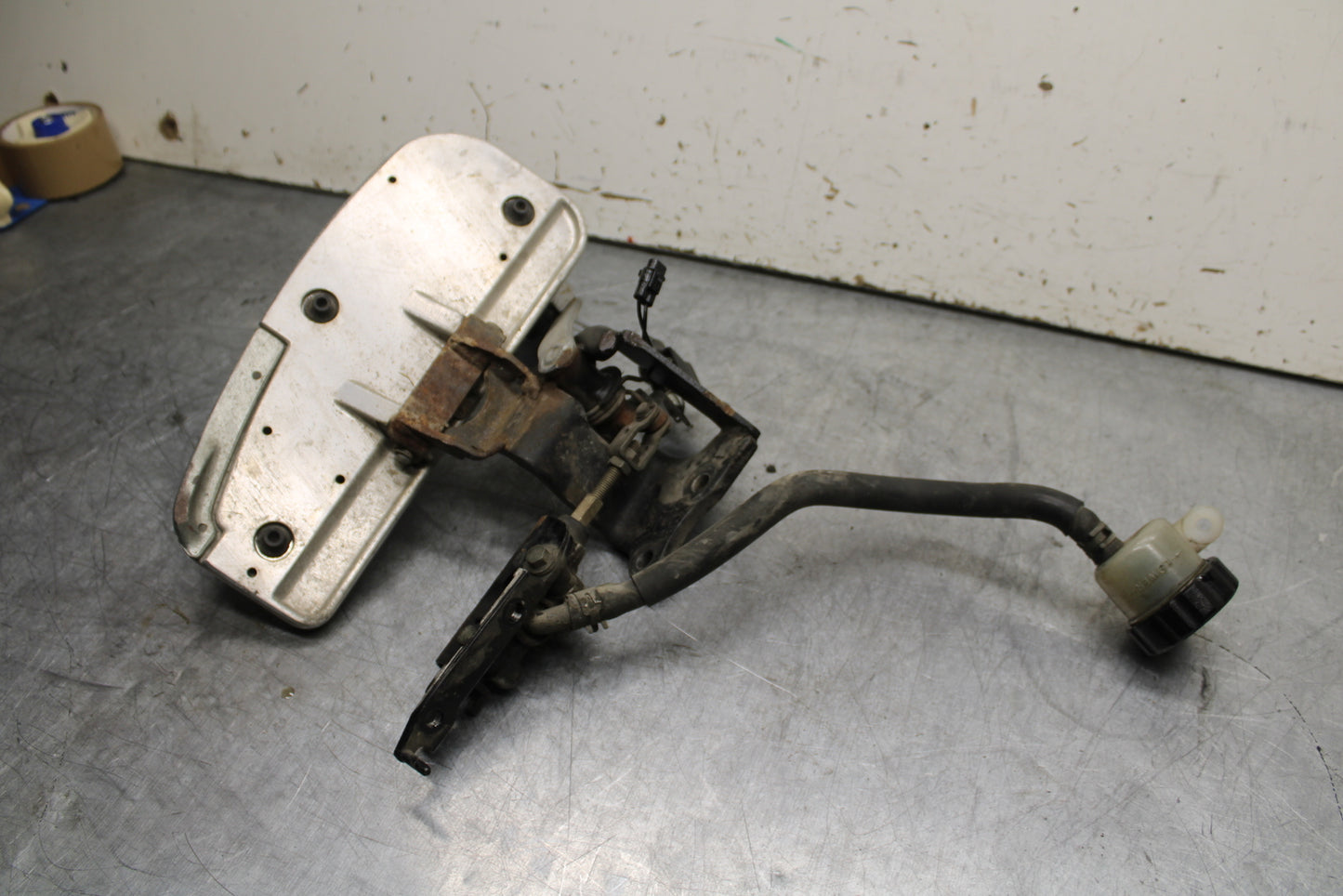 99-00 YAMAHA V STAR 1100 RIGHT FRONT FOOT REST PEG STEP BB711